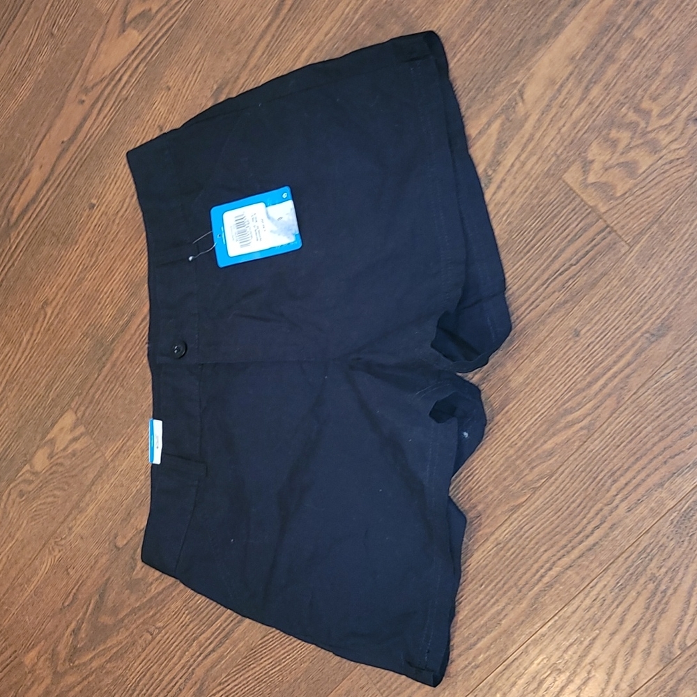 Columbia black short cotton NWT size 12